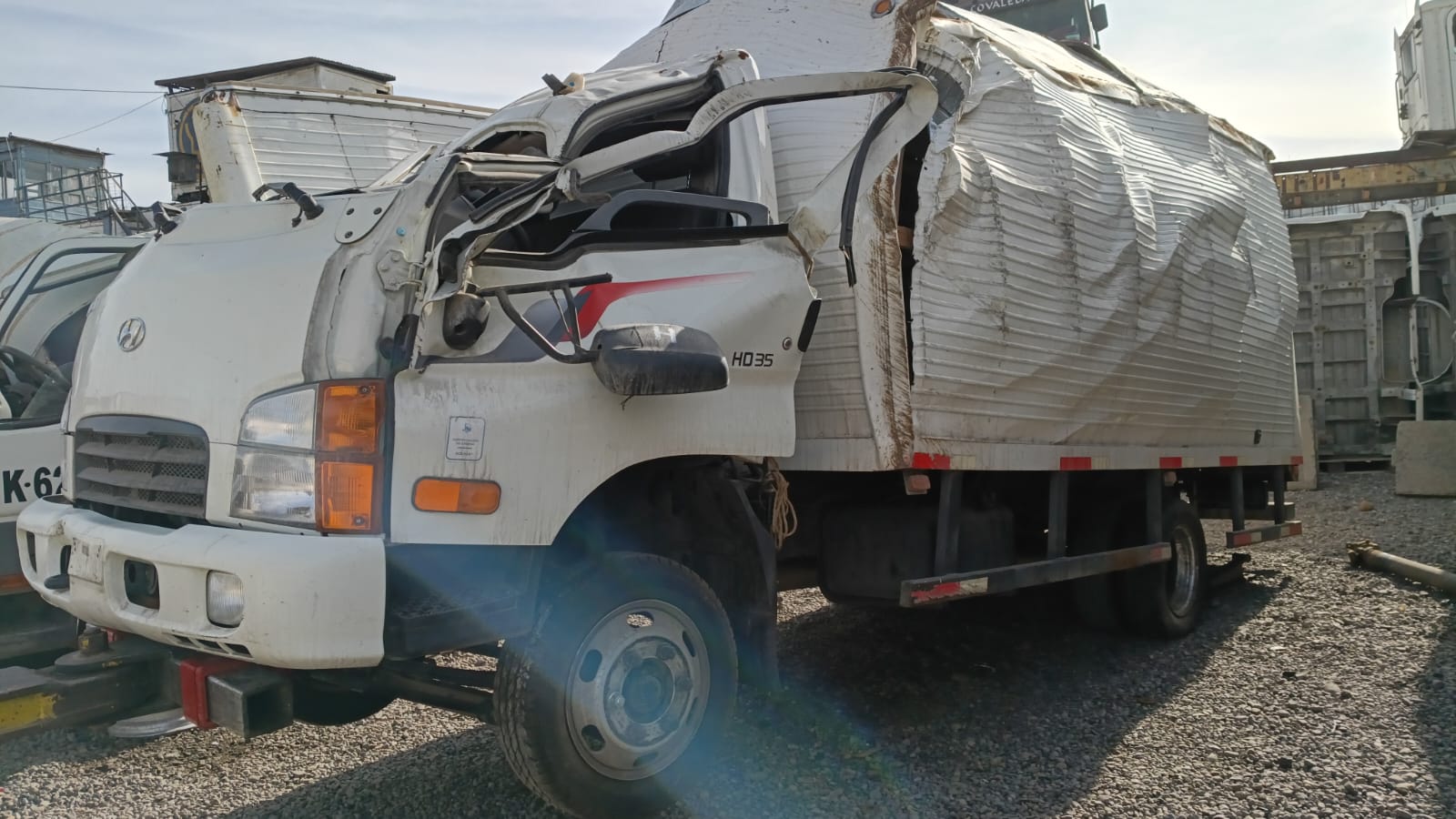 MAZA Hyundai HD 35 2015  USADO  EN DESARME
